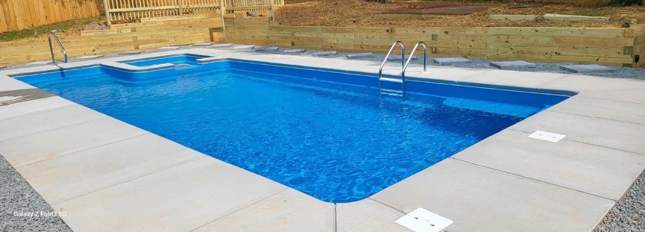 Rare Find! Private Heated Pool & Spa - Entire Home Near Atl City Center Atlanta Eksteriør bilde